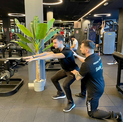 Selected Trainers - Entrenador Personal Huelva (Huelva